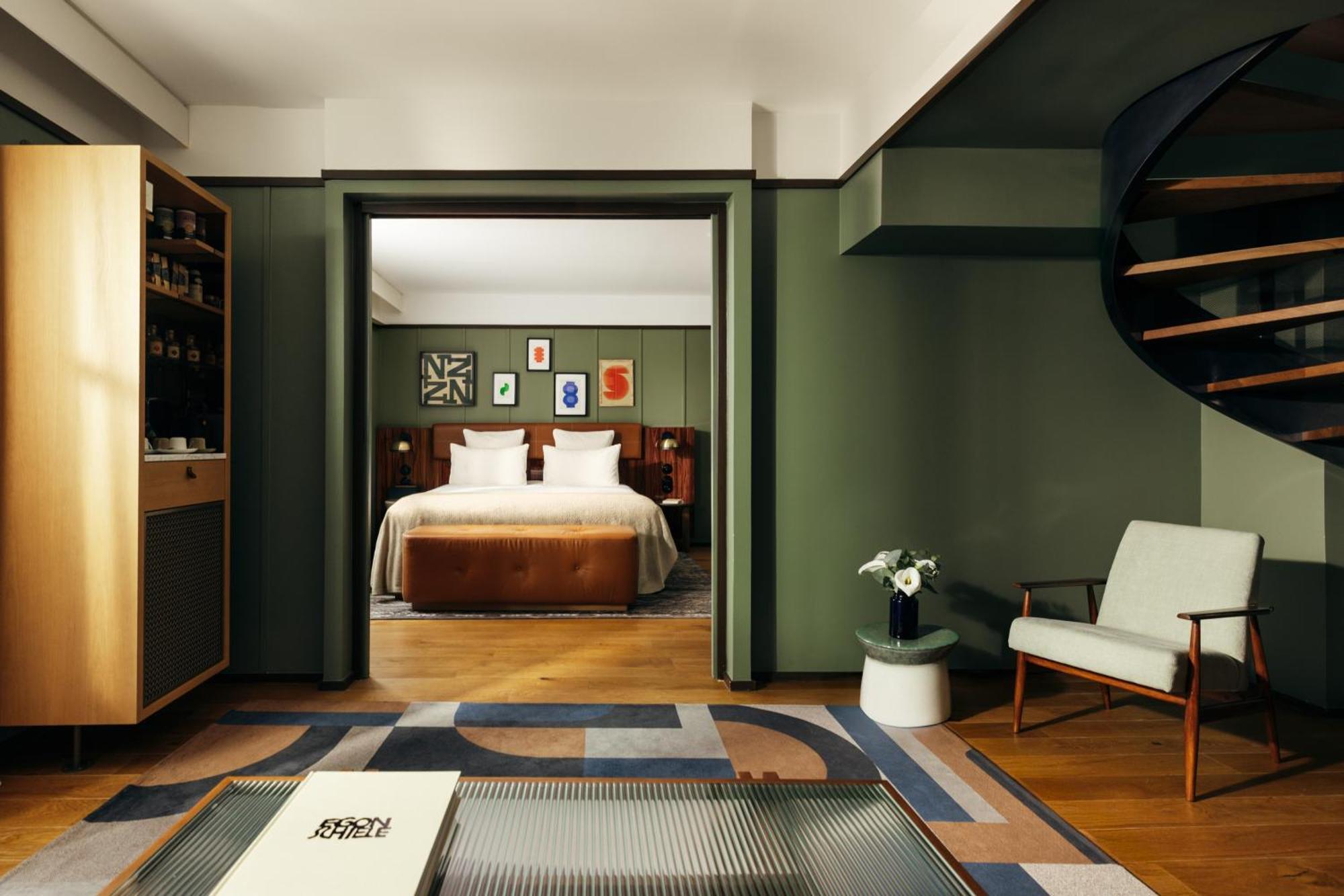 Norman & Hotel Paris